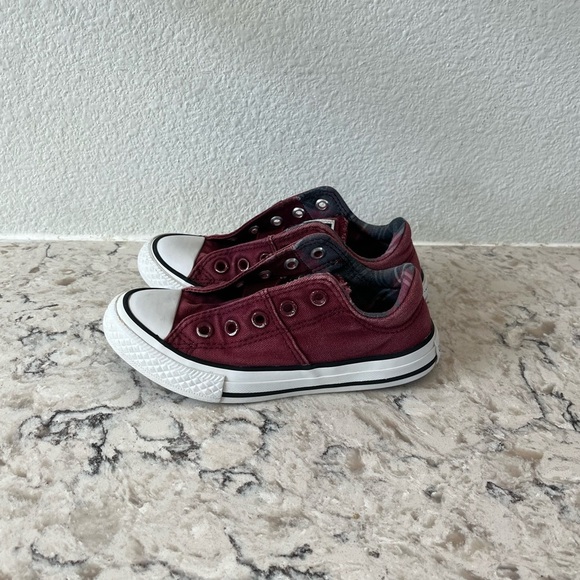 Converse Sneakers Classic Canvas Design - Picture 4 of 7